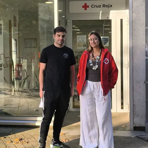 Entrega de equipos a Cruz Roja